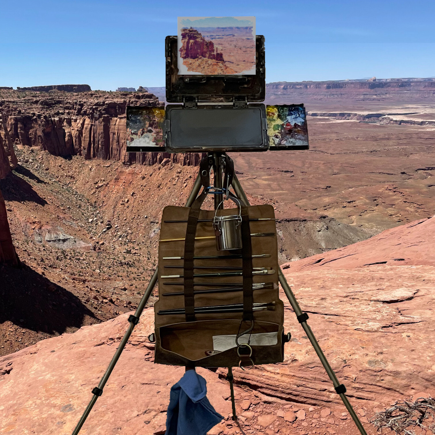 Panoramic view of Outdoor-painting-at-Canyon-Lands-National-Park using the mstrsktch Leather-Paint-Brush-Roll-